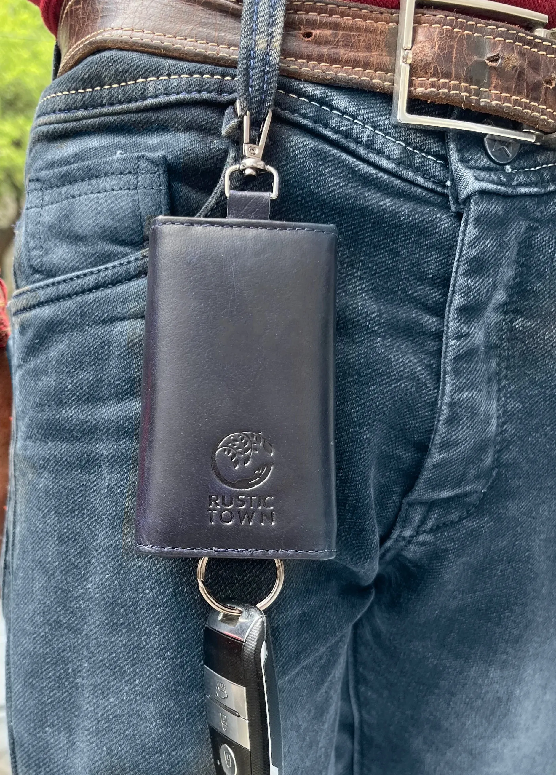 Leather Key Holder Smart Fob Car Key Loop Slim Keychain (Blue)