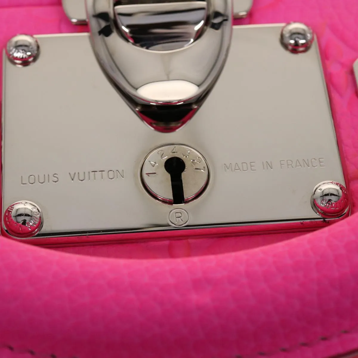 Louis Vuitton Cotteville 40  Leather Travel Bag ()