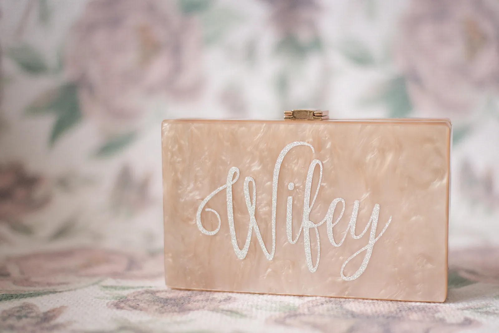 Wifey box clutch